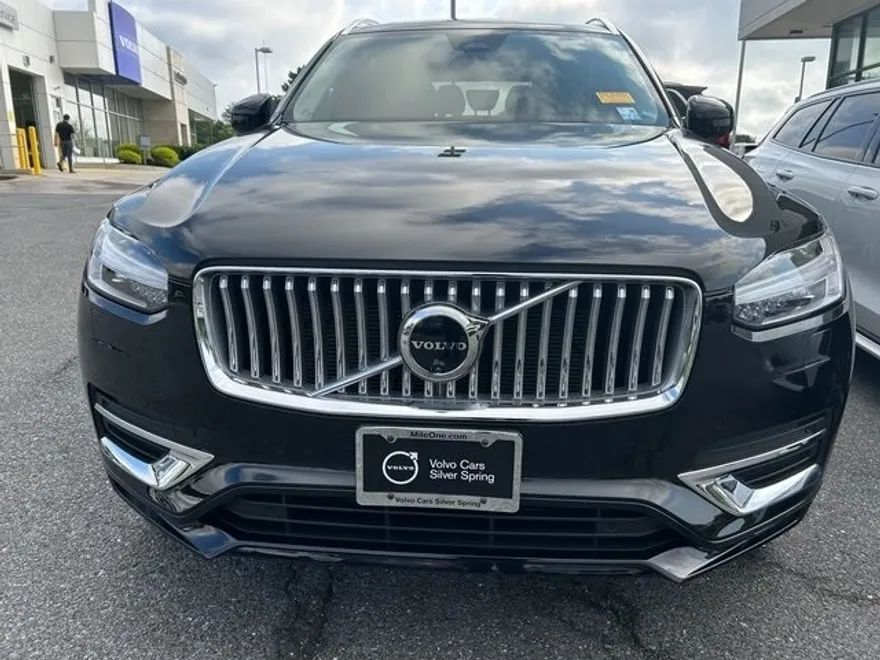 2024 Volvo XC90 B5 Plus photo 1
