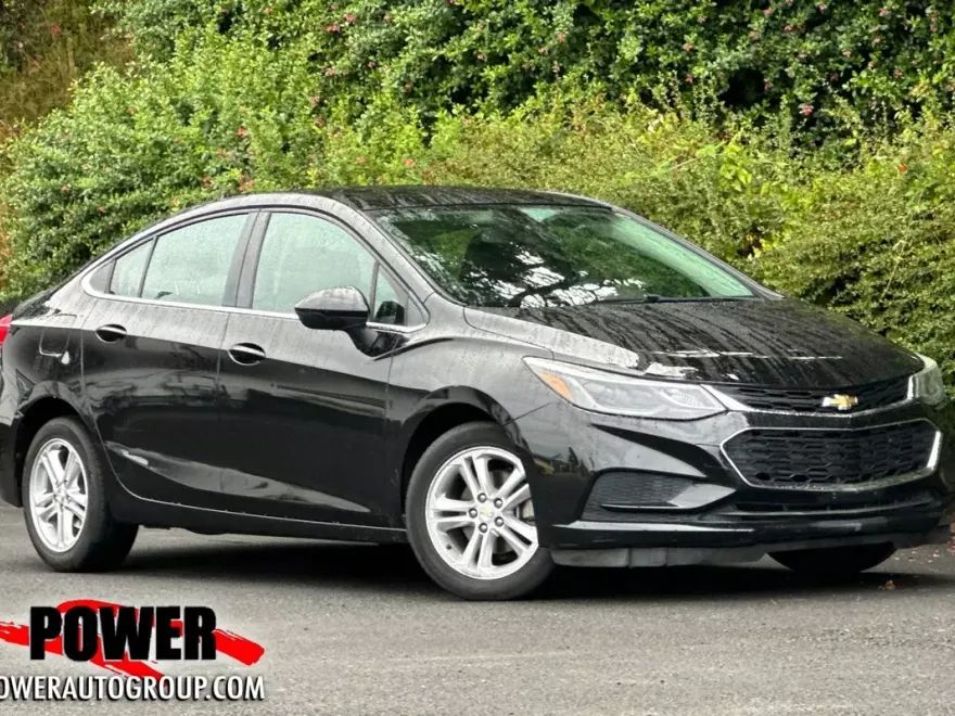 2018 Chevrolet Cruze LT photo 1