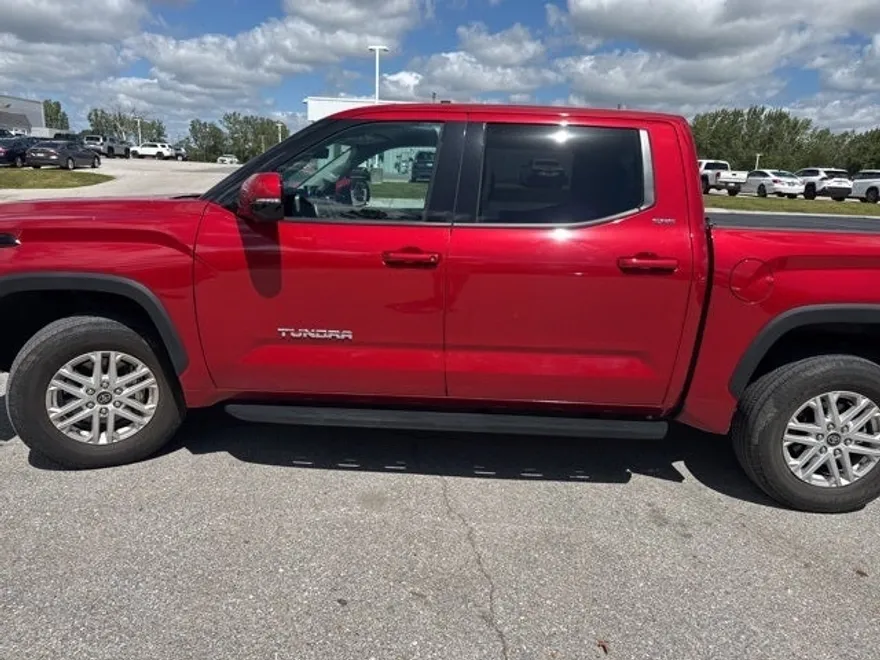 2022 Toyota Tundra SR5 photo 1