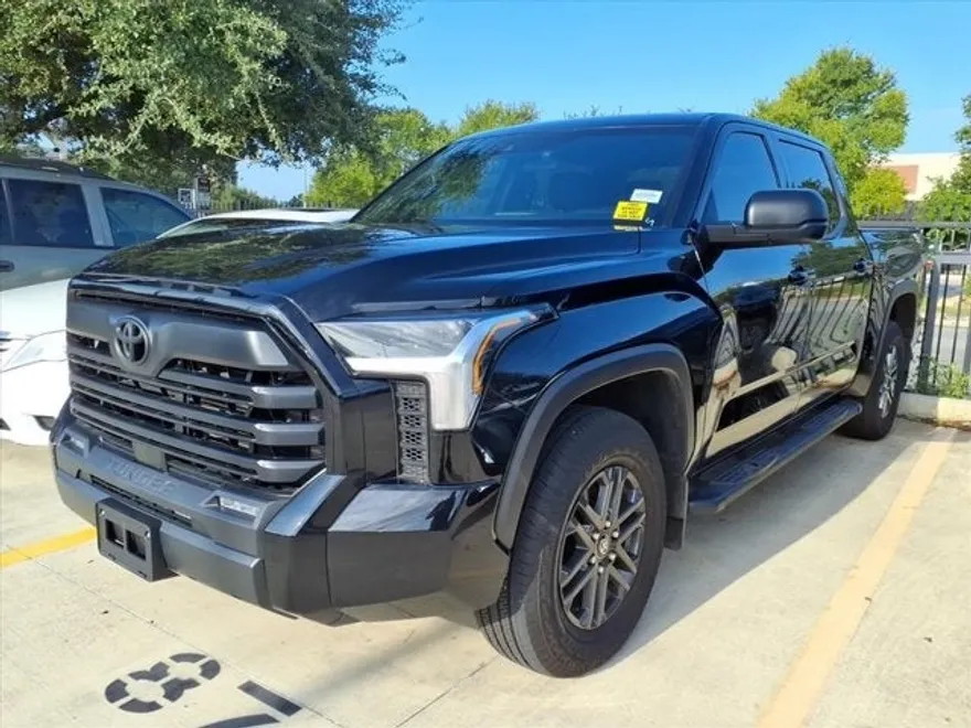 2025 Toyota Tundra SR5 photo 1