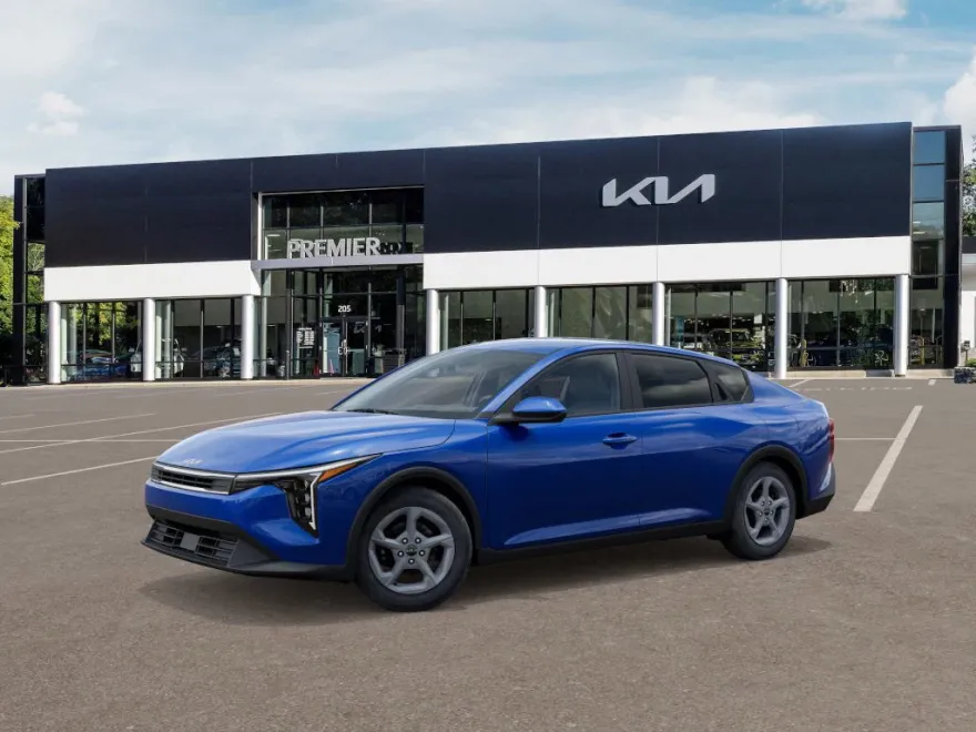 2025 Kia K4 LXS photo 1