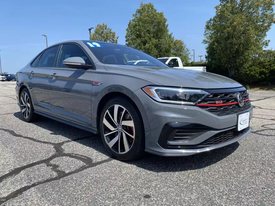 2019 Volkswagen Jetta GLI 2.0T S photo 1