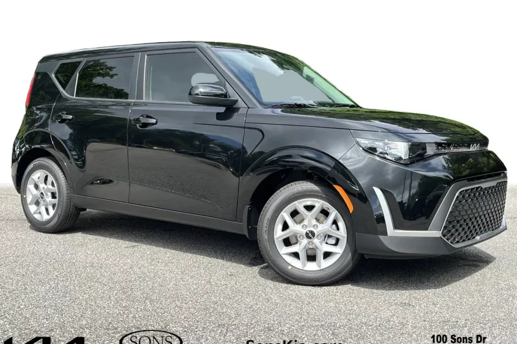 2025 Kia Soul LX photo 1