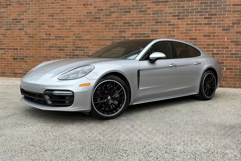 2023 Porsche Panamera Turbo S photo 1