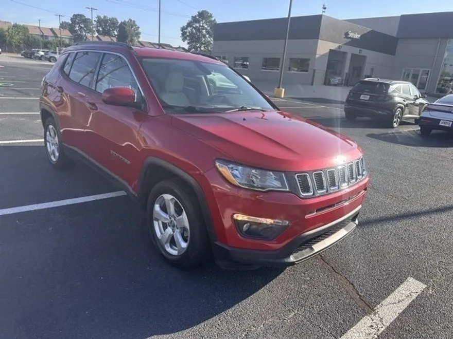 2019 Jeep Compass Latitude photo 1