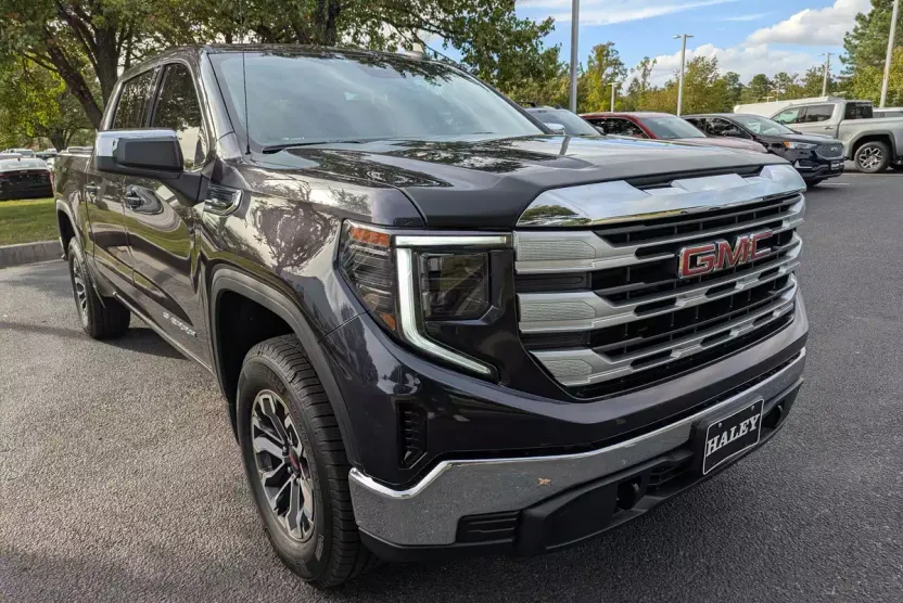 2022 Gmc Sierra 1500 SLE photo 1