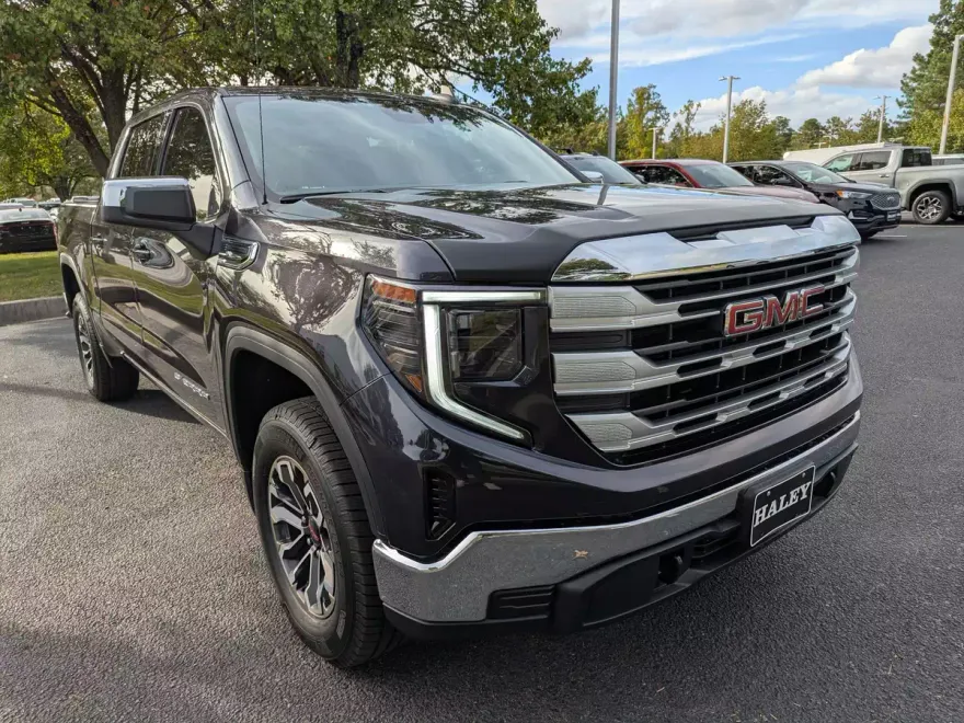 2022 Gmc Sierra 1500 SLE photo 1