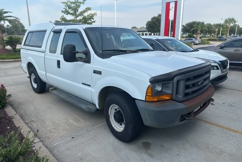 2001 Ford F-250 photo 1
