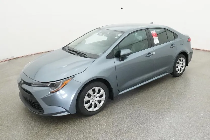 2025 Toyota Corolla LE photo 1
