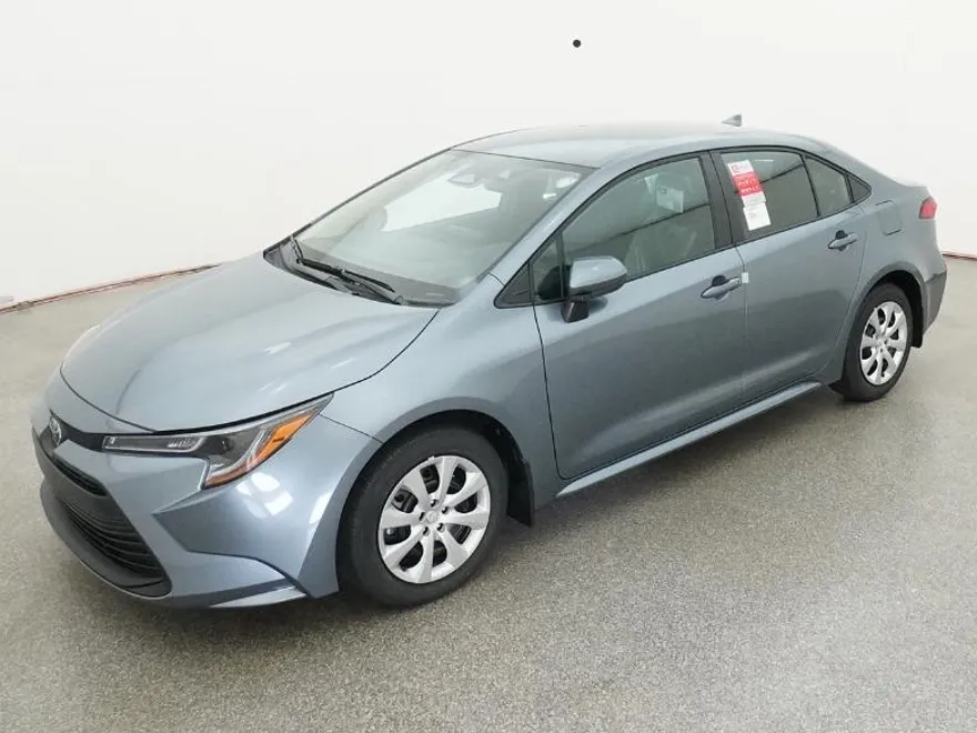 2025 Toyota Corolla LE photo 1