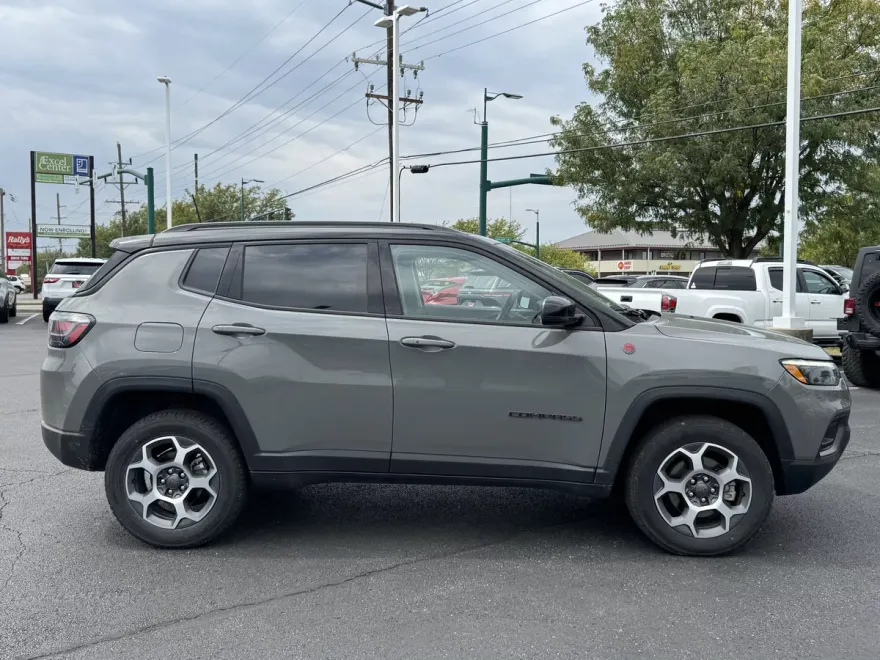 2022 Jeep Compass Trailhawk photo 1