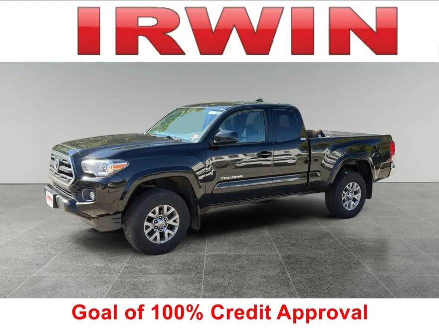 2017 Toyota Tacoma SR5 photo 1