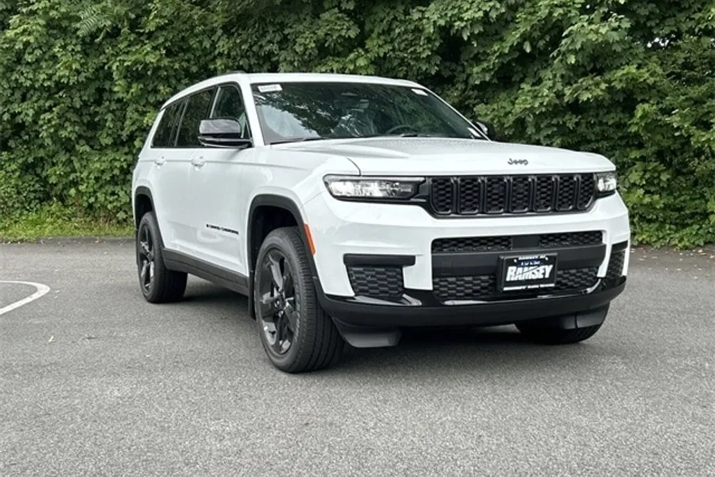 2025 Jeep Grand Cherokee Altitude X photo 1
