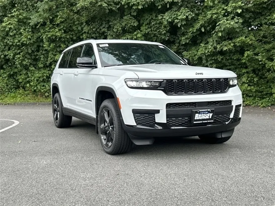 2025 Jeep Grand Cherokee Altitude X photo 1