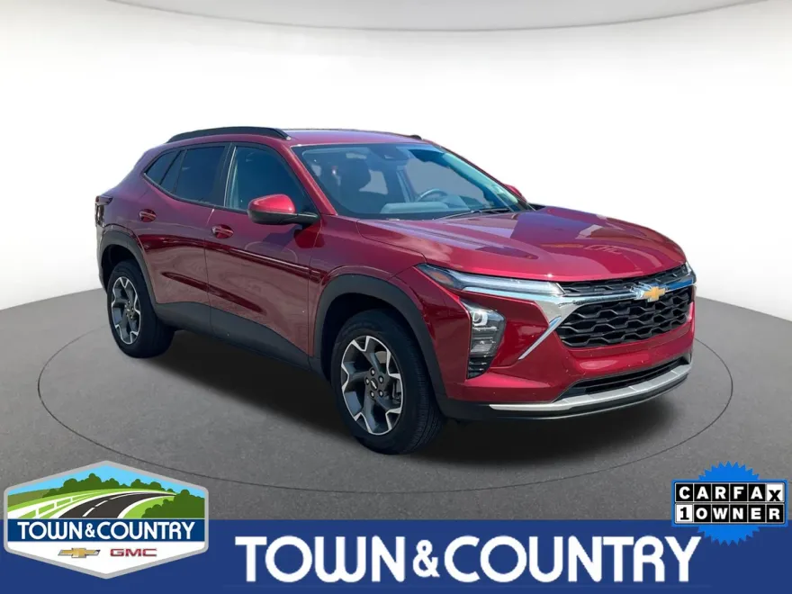 2024 Chevrolet Trax LT photo 1