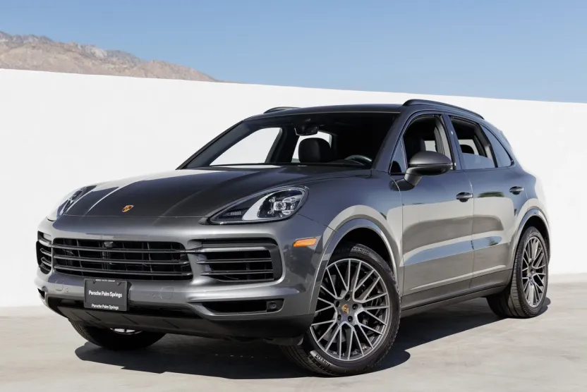 2023 Porsche Cayenne Platinum Edition photo 1