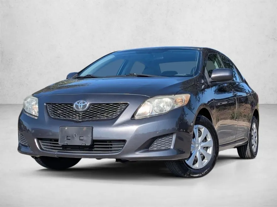2010 Toyota Corolla LE photo 1
