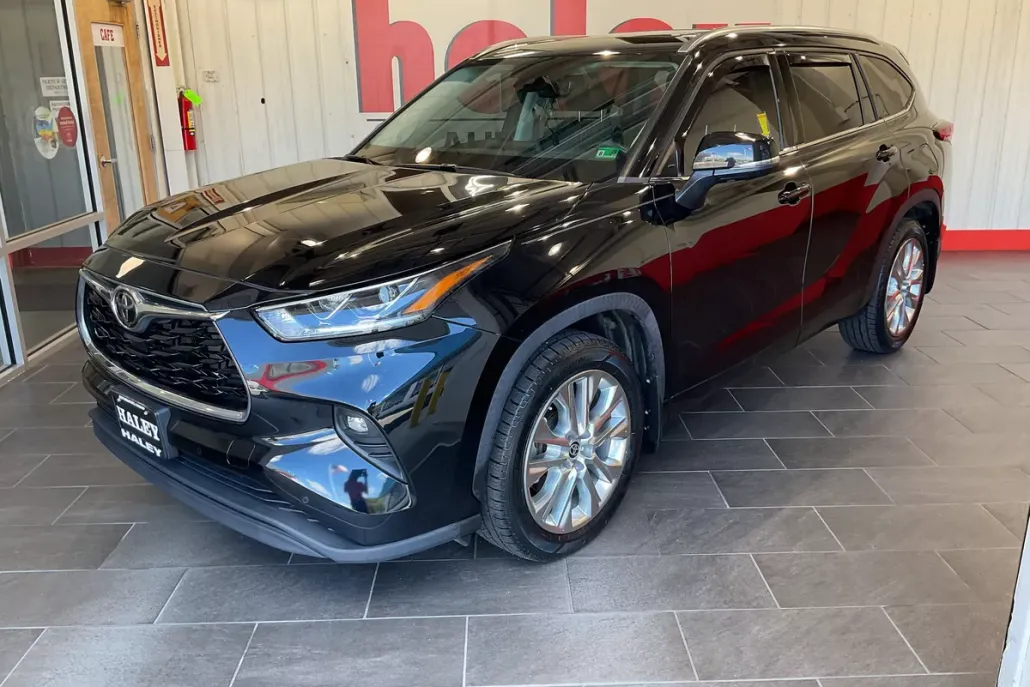 2021 Toyota Highlander Limited photo 1