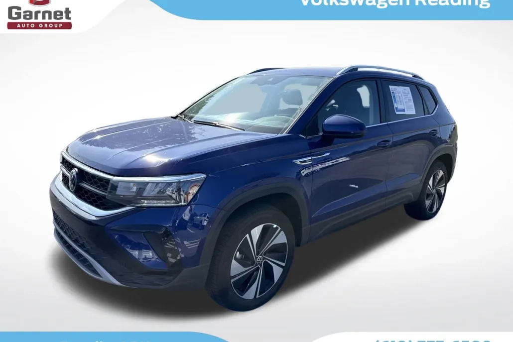 2024 Volkswagen Taos SE photo 1