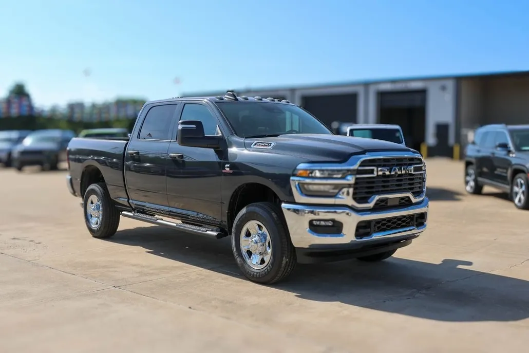 2025 Ram 2500 Tradesman photo 1