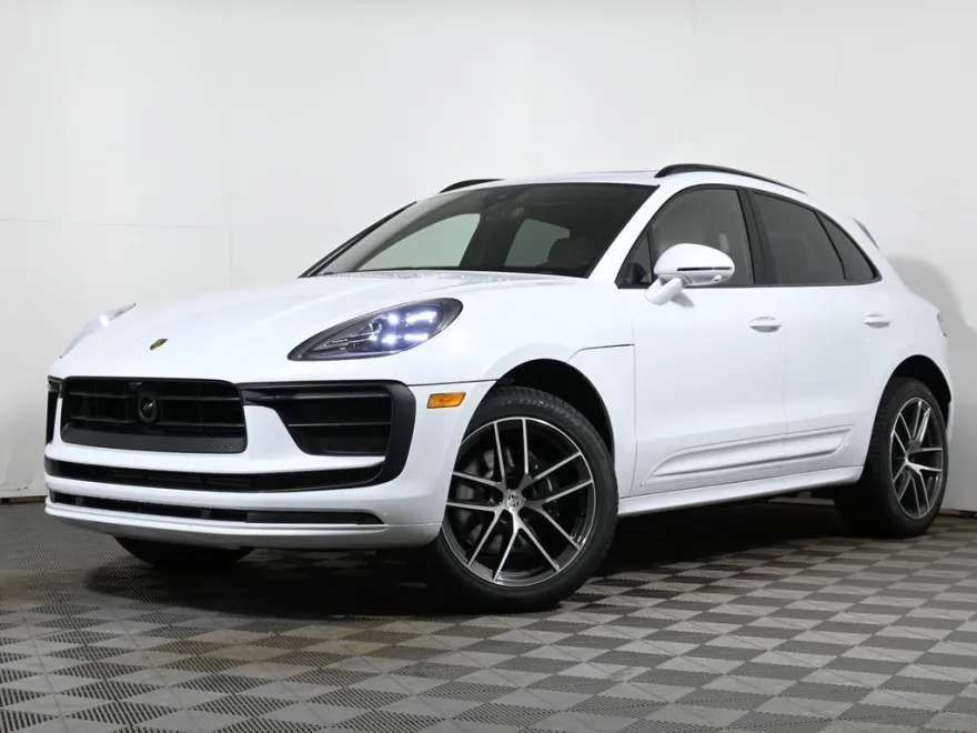 2024 Porsche Macan Base photo 1