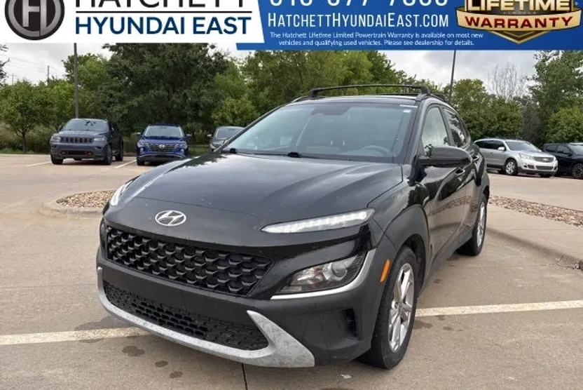 2022 Hyundai Kona SEL photo 1