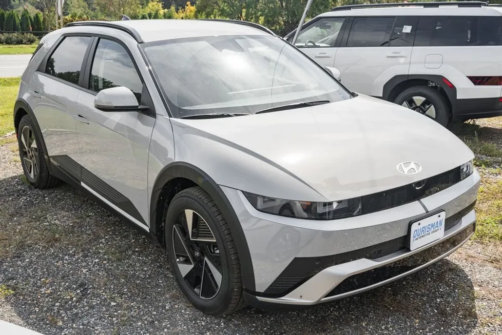2025 Hyundai Ioniq 5 SEL photo 1