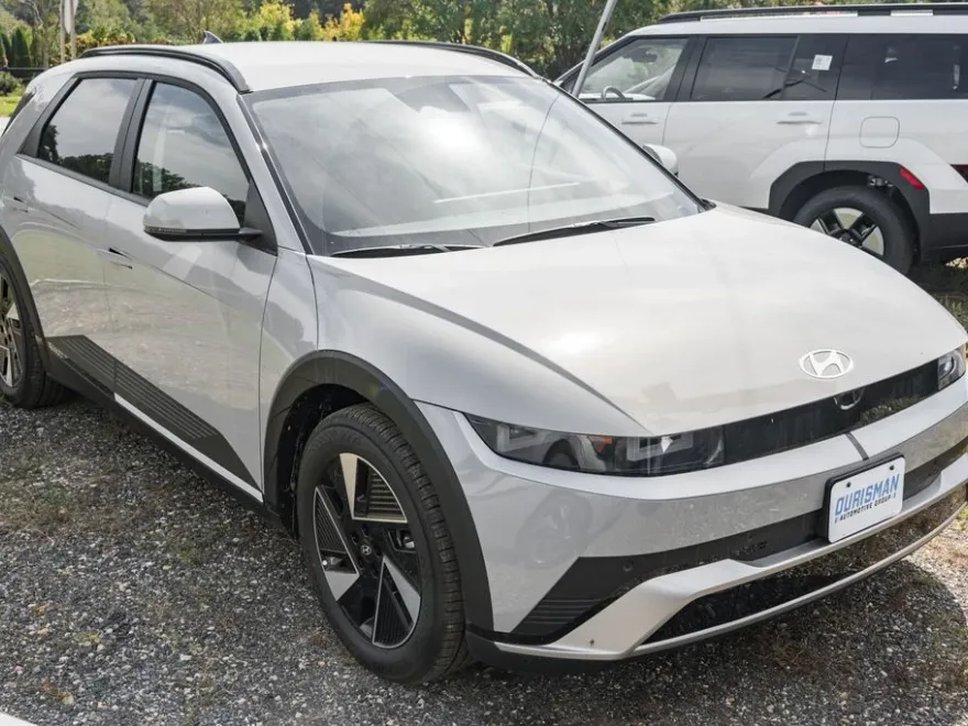2025 Hyundai Ioniq 5 SEL photo 1