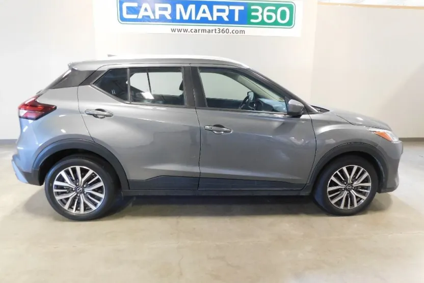 2024 Nissan Kicks SV photo 1