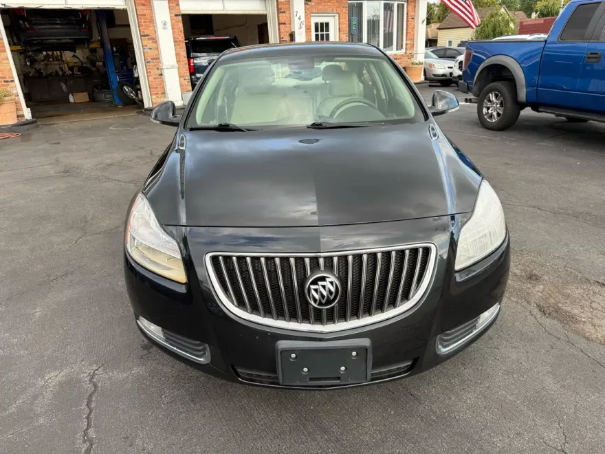 2012 Buick Regal Premium photo 2