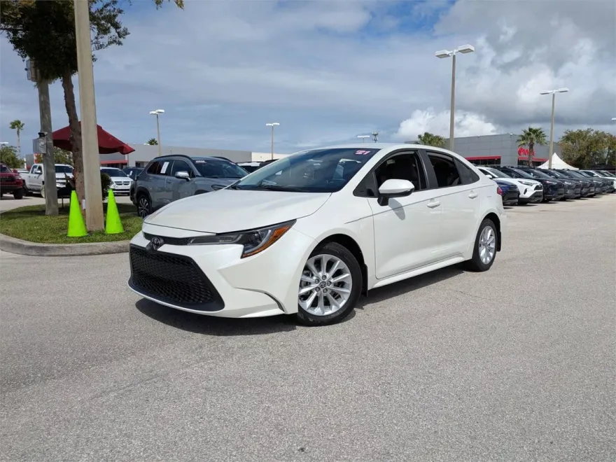 2021 Toyota Corolla LE Premium photo 1