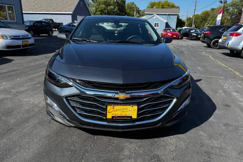 2019 Chevrolet Malibu LS photo 1