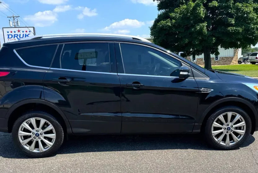 2017 Ford Escape Titanium photo 1