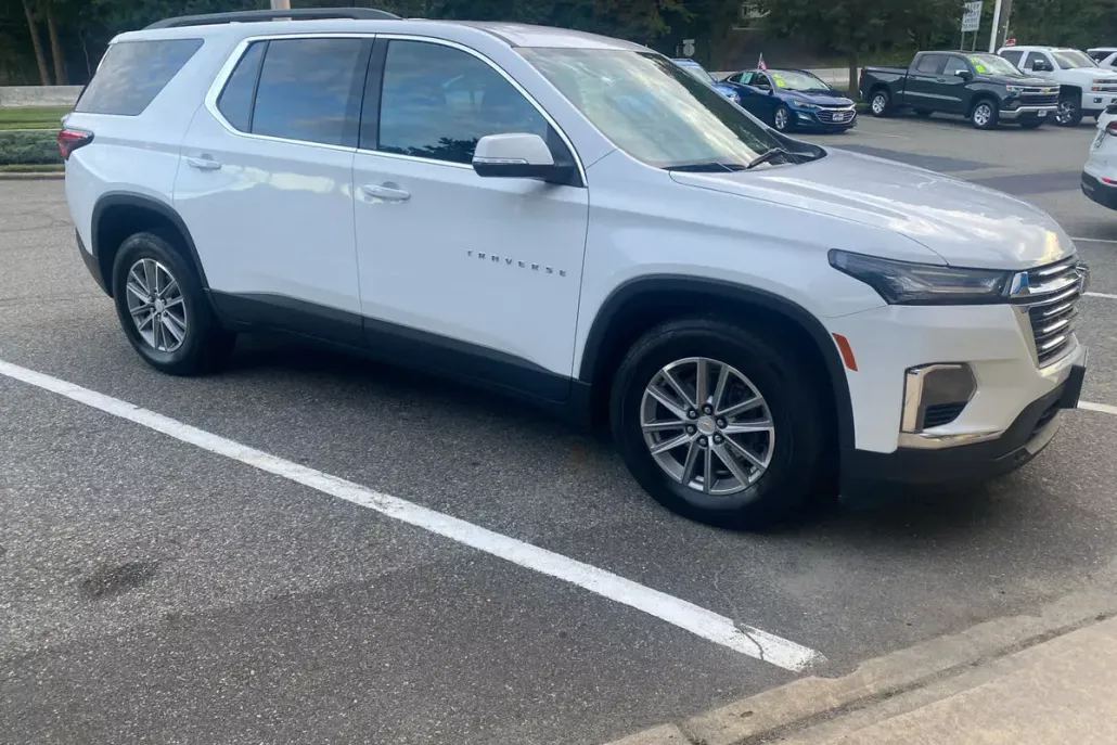 2023 Chevrolet Traverse Cloth photo 1