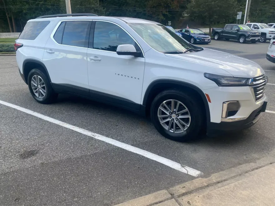 2023 Chevrolet Traverse Cloth photo 1