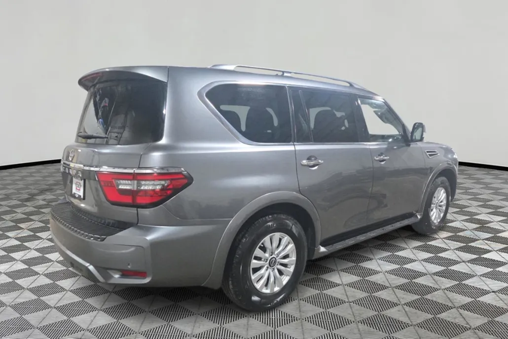 2023 Nissan Armada SV photo 1