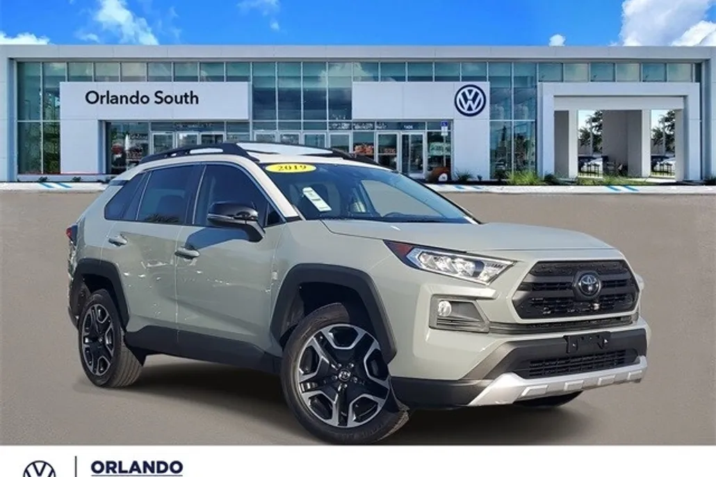 2019 Toyota RAV4 Adventure photo 1