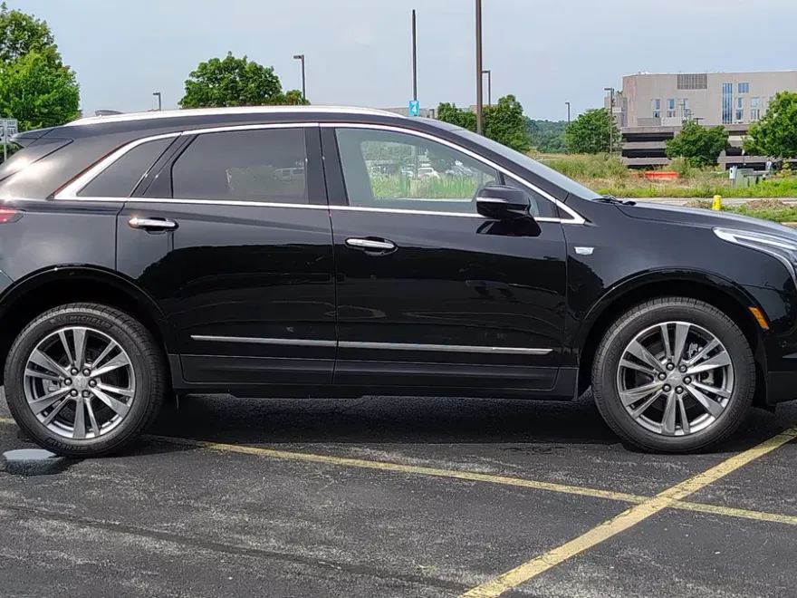 2025 Cadillac XT5 Premium Luxury photo 1