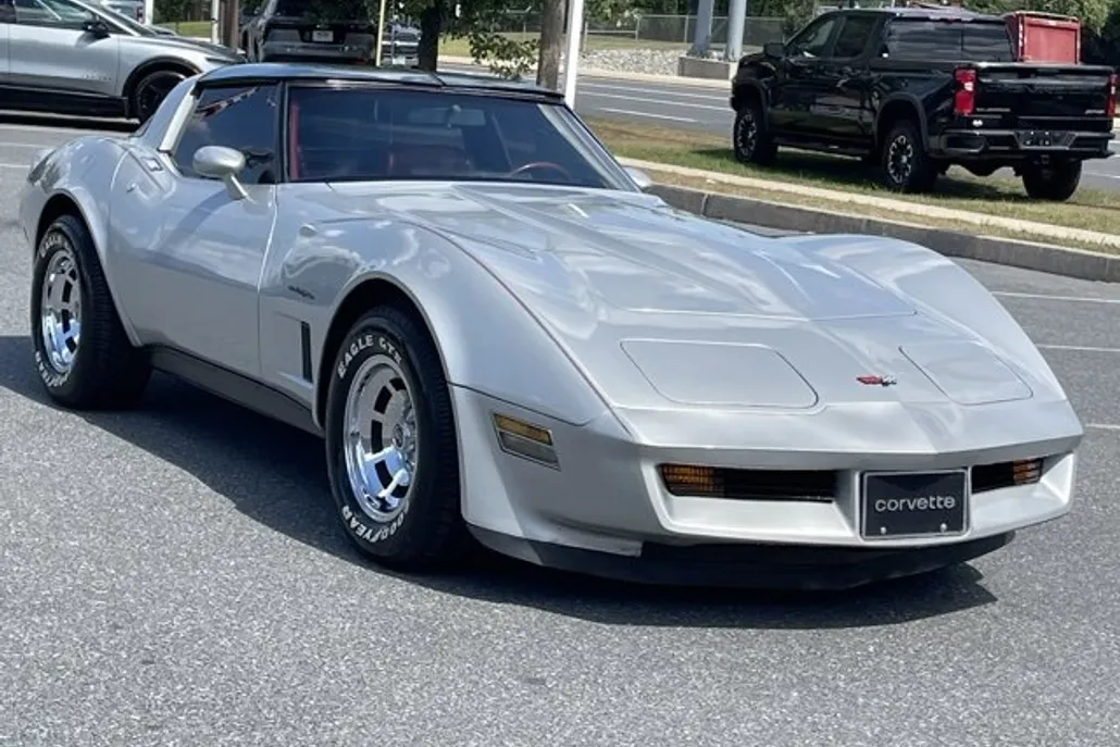 1982 Chevrolet Corvette Coupe photo 1