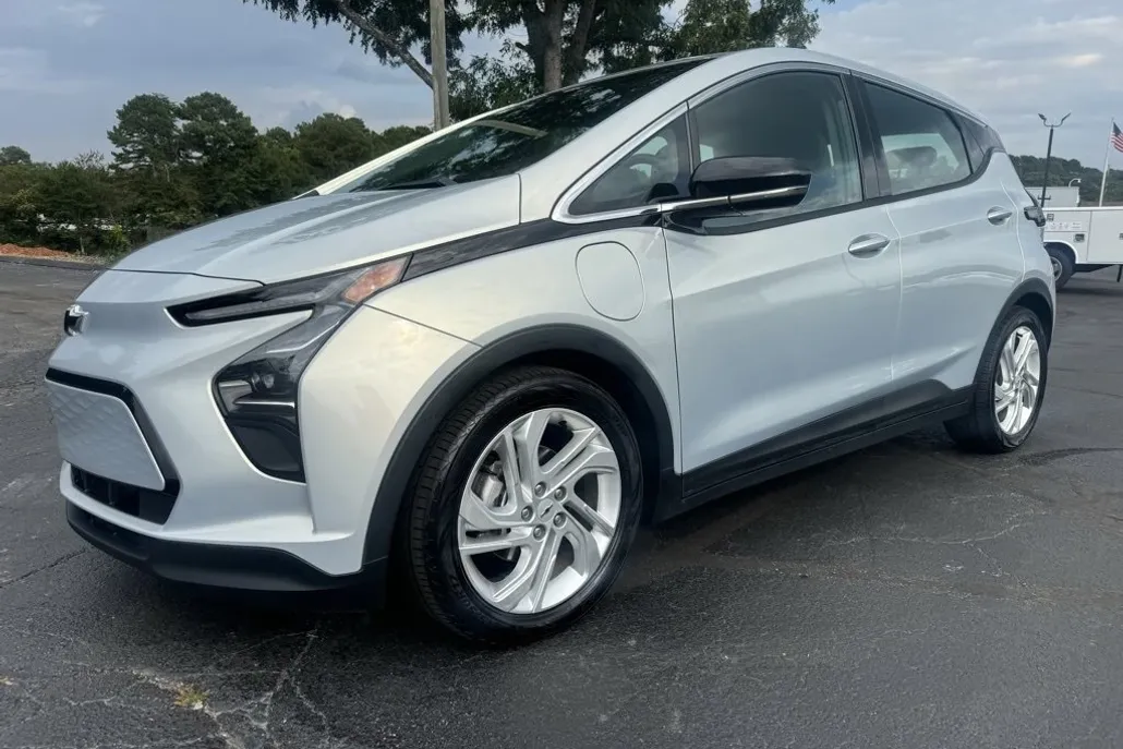 2023 Chevrolet Bolt EV 1LT photo 1