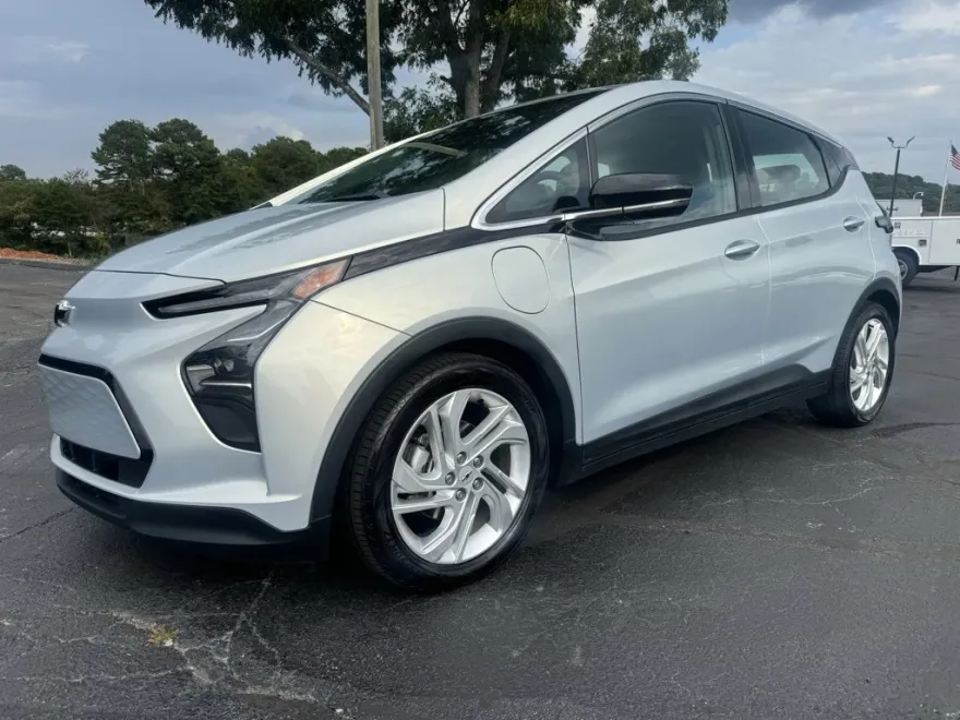 2023 Chevrolet Bolt EV 1LT photo 1