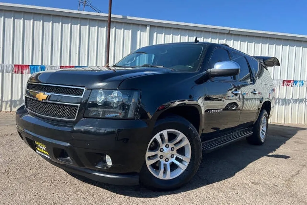 2012 Chevrolet Suburban LT photo 1