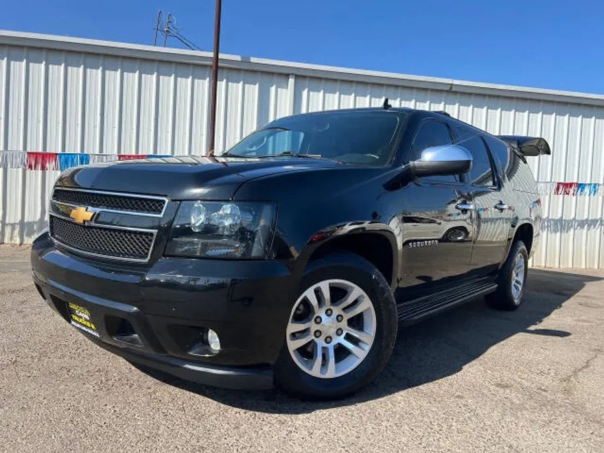 2012 Chevrolet Suburban LT photo 1