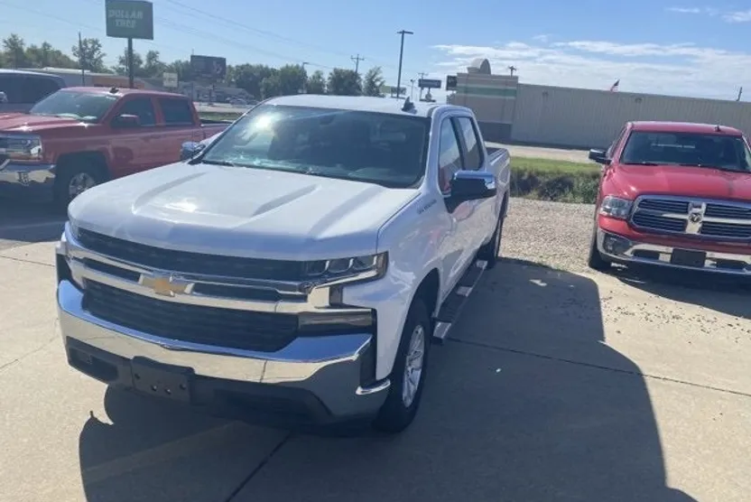 2019 Chevrolet Silverado 1500 LT photo 1