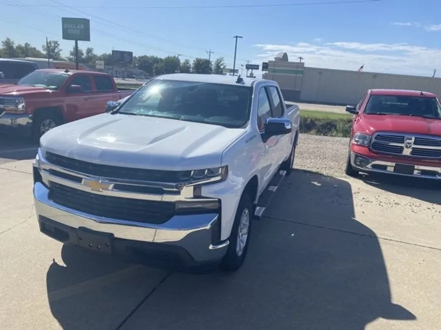 2019 Chevrolet Silverado 1500 LT photo 1