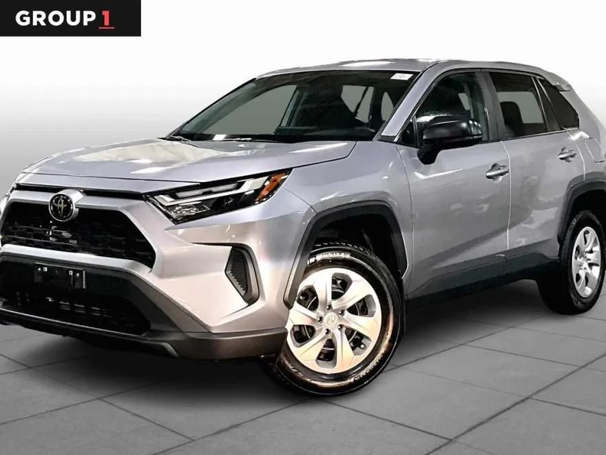 2023 Toyota RAV4 LE photo 1