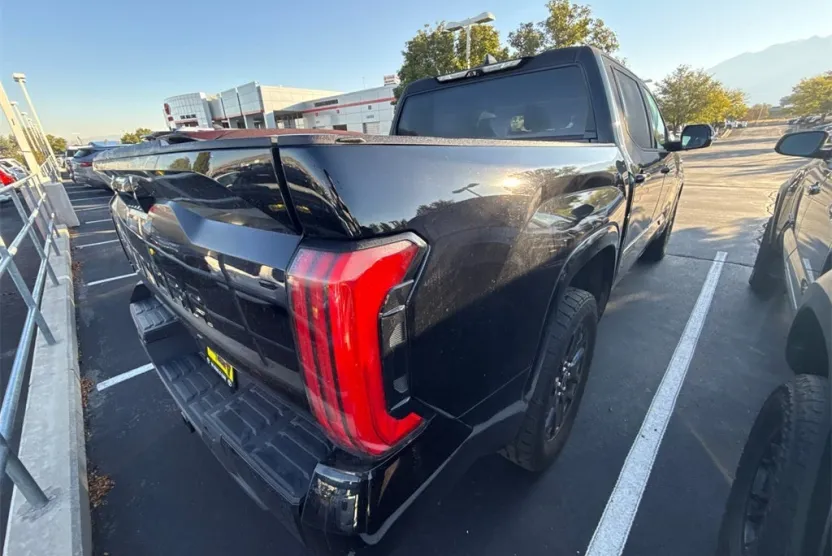 2023 Toyota Tundra Platinum CrewMax photo 1