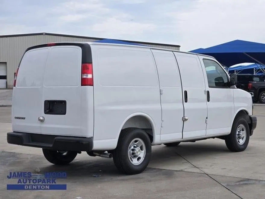 2025 Chevrolet Express Cargo Van 2500 photo 1
