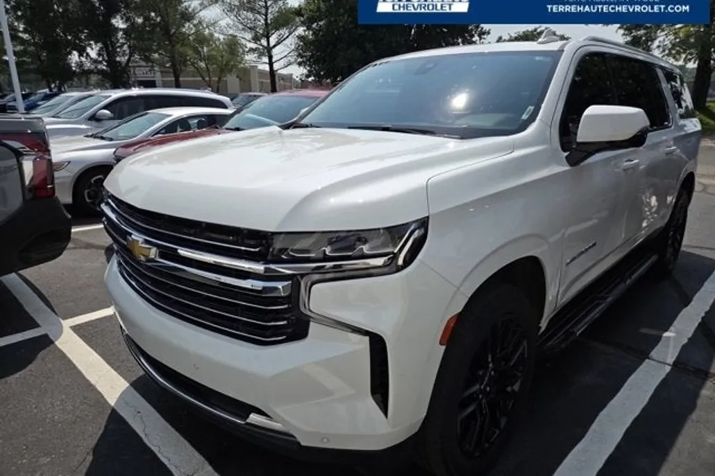 2021 Chevrolet Suburban LT photo 1