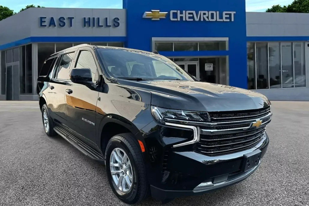 2024 Chevrolet Suburban LT photo 1
